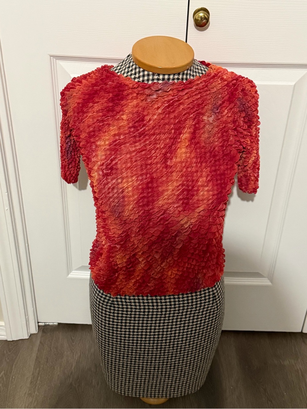 Vintage NWT Women’s Red Popcorn Short Sleeve Top OS